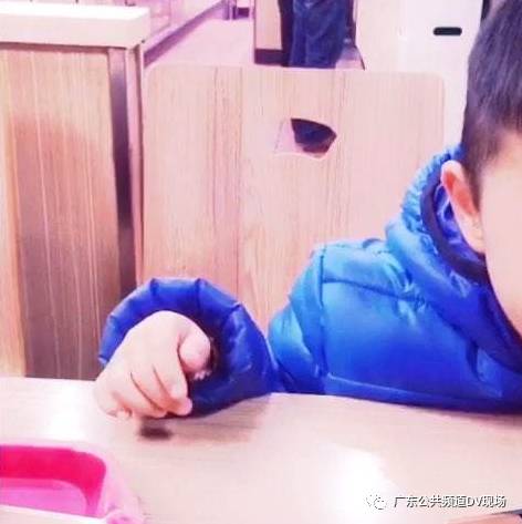 孩子多动症怎么治疗_动症的孩子有哪些症状表现_儿童治疗好动