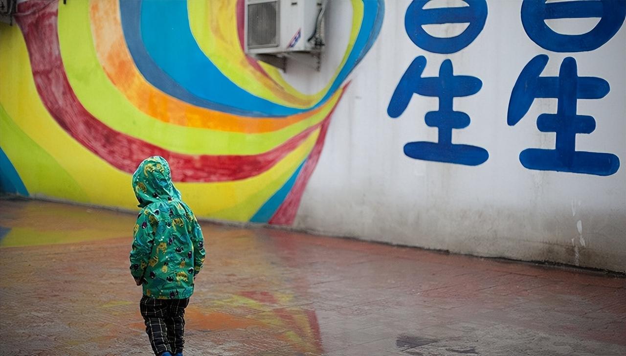 自闭症孩子的八个特征_自闭症小孩的特征是什么_自闭症孩子特点
