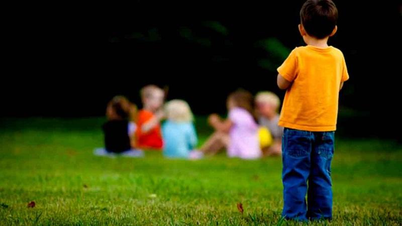 自闭症孩子特点_自闭症小孩的特征是什么_自闭症孩子的八个特征